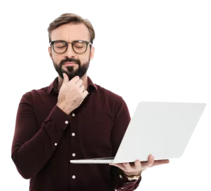 docente, mirando computador- internnova_resultado